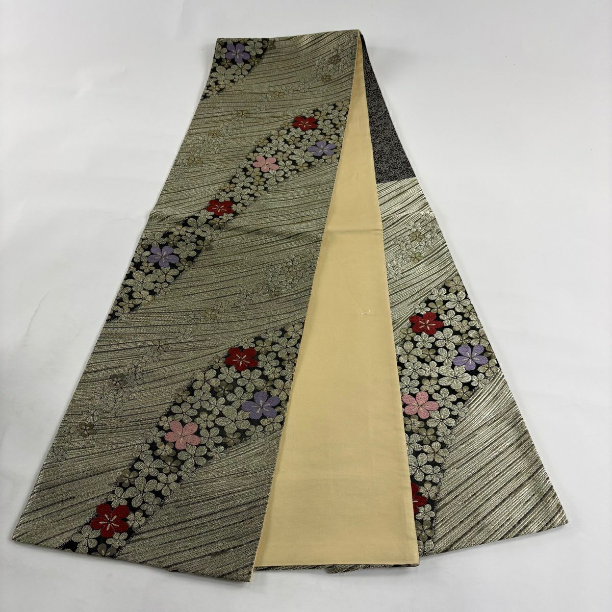 【美品】 袋帶 秀品級 梅花 斜紋 唐織 金金箔 金色 六通 純蠶絲