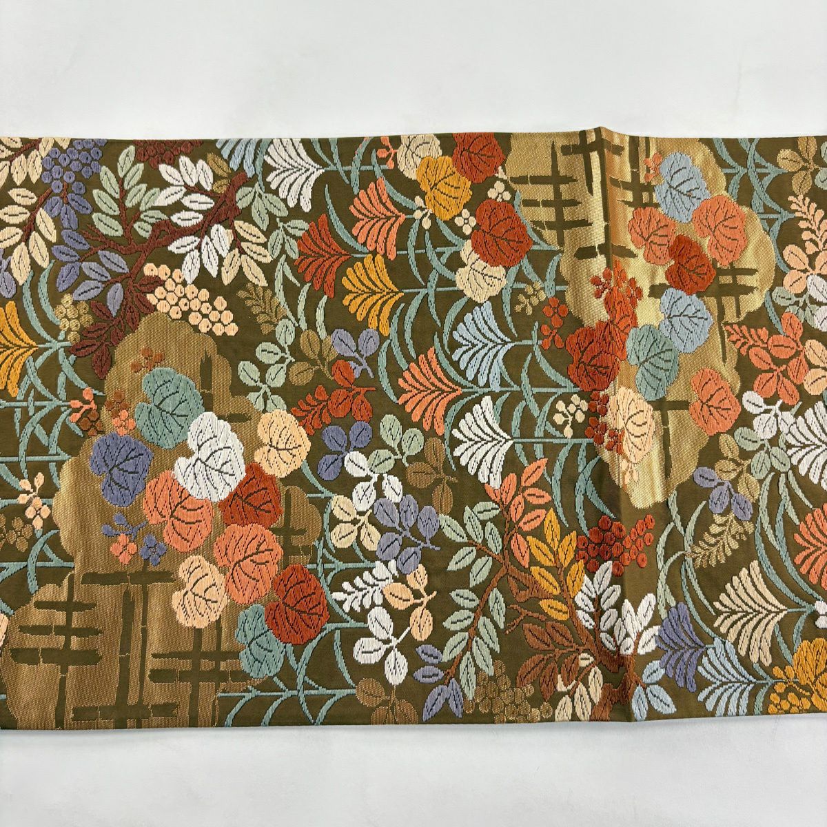 【美品】 袋帶 秀品級 草花紋紋 雲文 唐織 金金箔 山吹茶 六通 純蠶絲