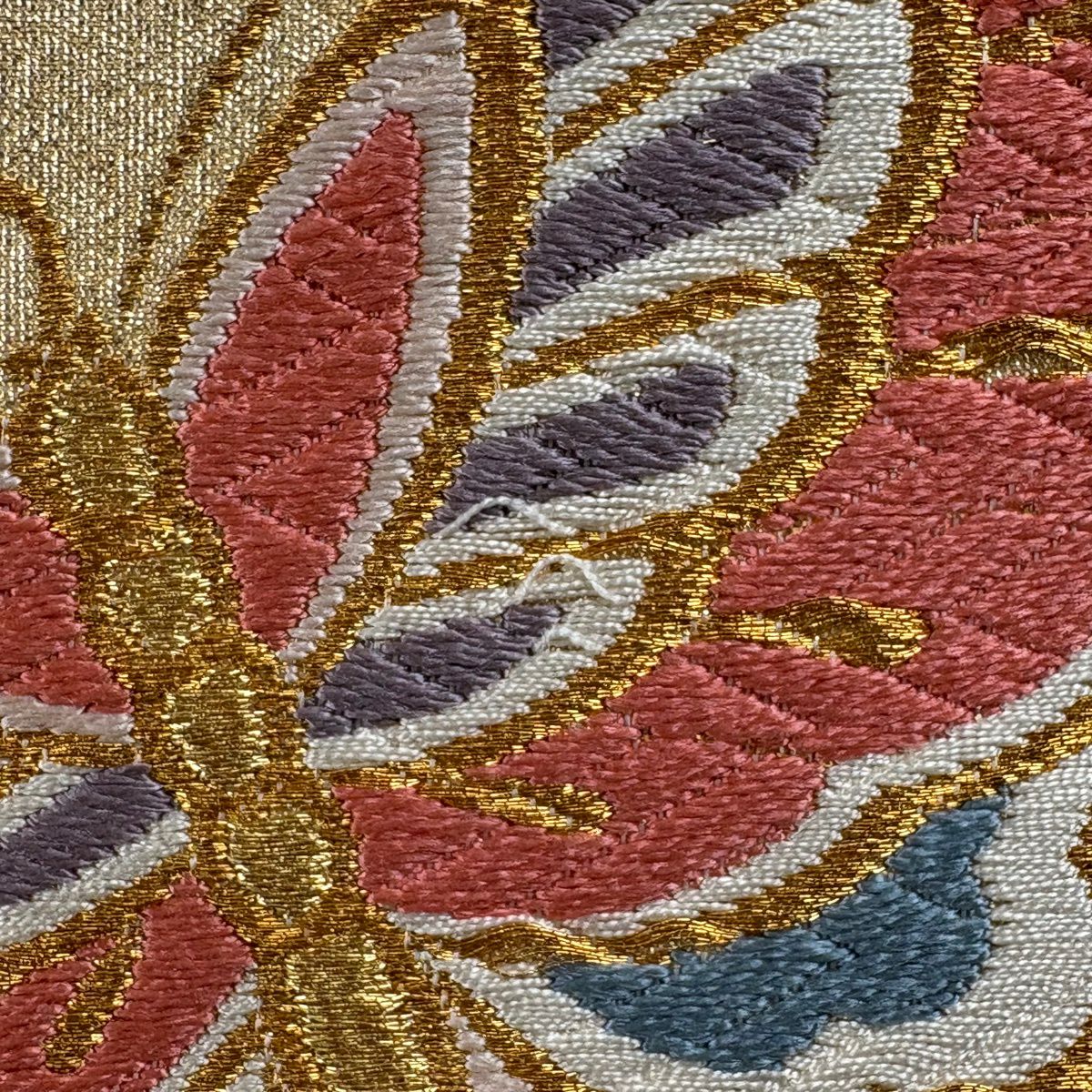 【美品】 袋帶 秀品級 蝶 草花紋 唐織 金金箔 金色 六通 純蠶絲