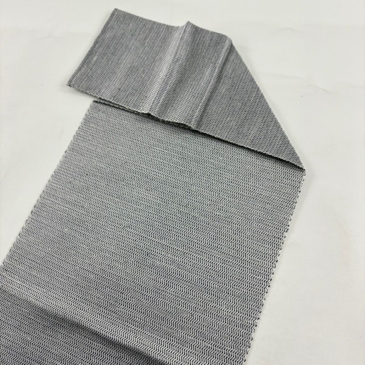 【美品】名古屋帶 秀品級 松樹葉仕立 八寸名古屋帶 幾何學圖案 灰色 純蠶絲