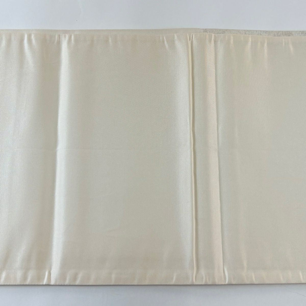 【美品】 袋帶 秀品級 牡丹 花菱 刺繡 金金箔 灰白 お太鼓圖案 純蠶絲