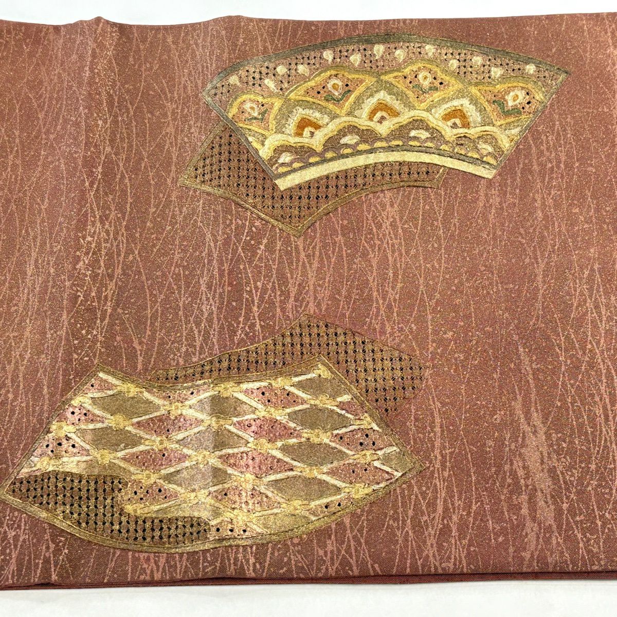 【美品】 袋帶 秀品級 扇子面 ヱ霞 刺繡 金彩裝飾 小豆 深藍色 お太鼓柄 純蠶絲