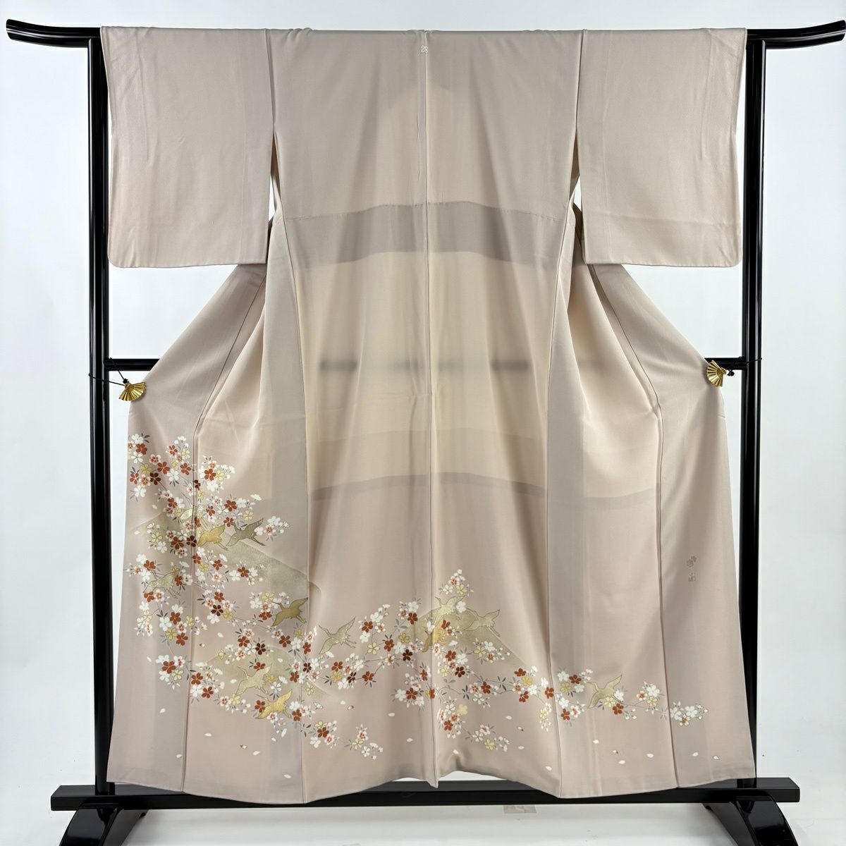 色留袖禮服 身長155.5cm 袖長64.5cm M 雙層 落款あり 仙鶴 櫻花 金銀彩 粉米色 純蠶絲 秀品級 一つ紋