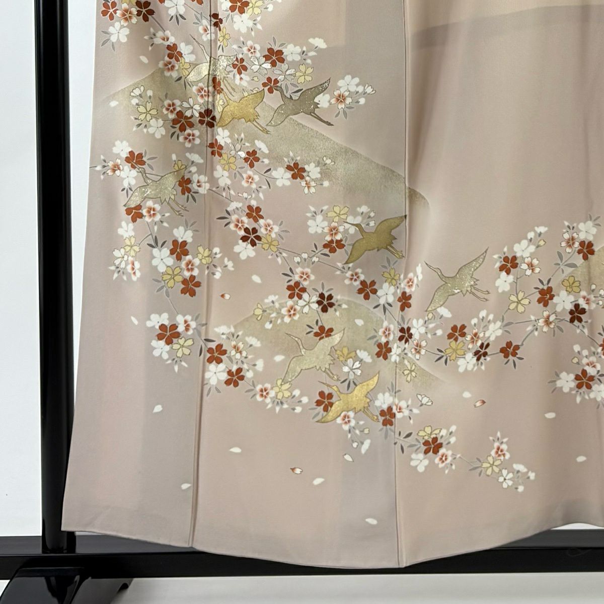 色留袖禮服 身長155.5cm 袖長64.5cm M 雙層 落款あり 仙鶴 櫻花 金銀彩 粉米色 純蠶絲 秀品級 一つ紋