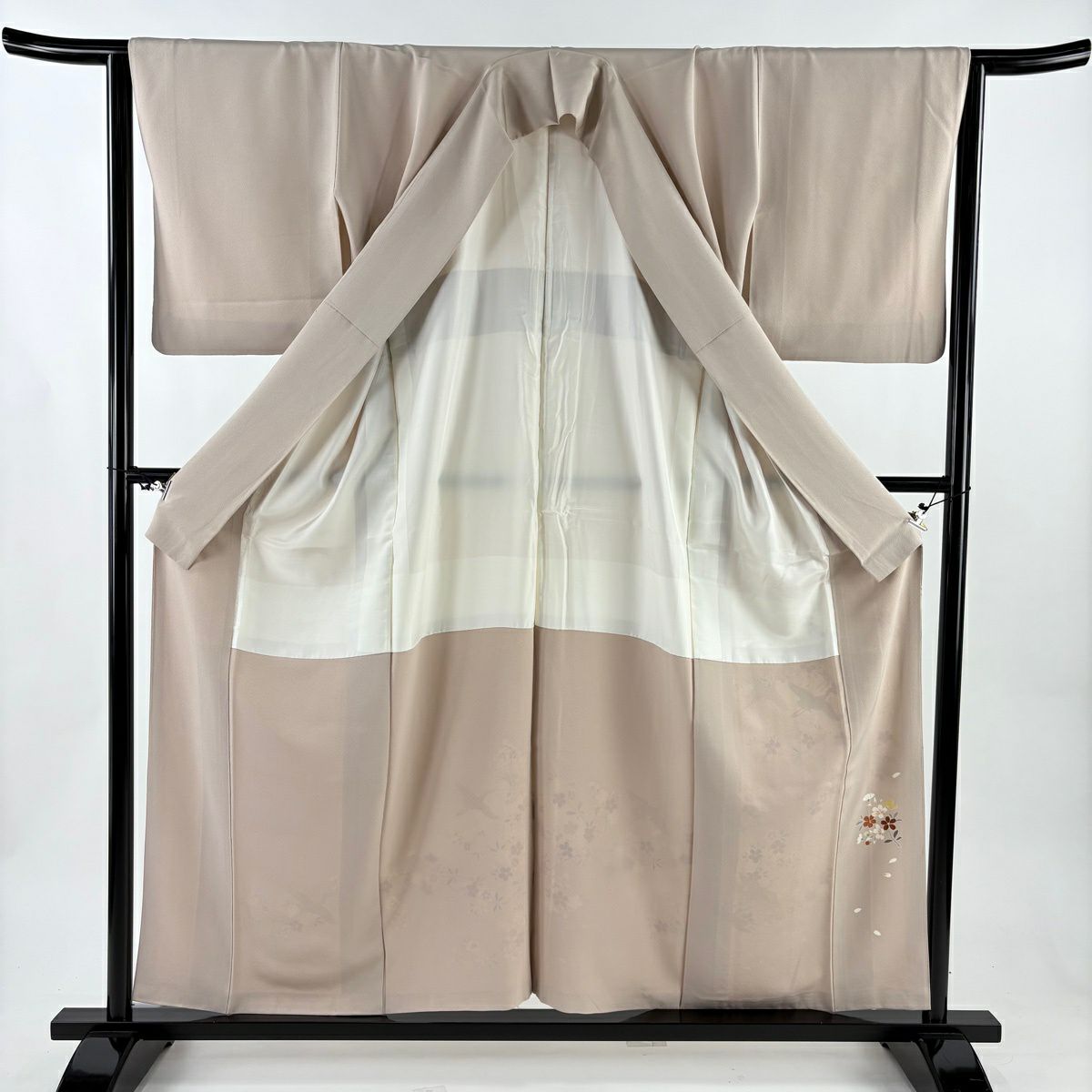 色留袖禮服 身長155.5cm 袖長64.5cm M 雙層 落款あり 仙鶴 櫻花 金銀彩 粉米色 純蠶絲 秀品級 一つ紋