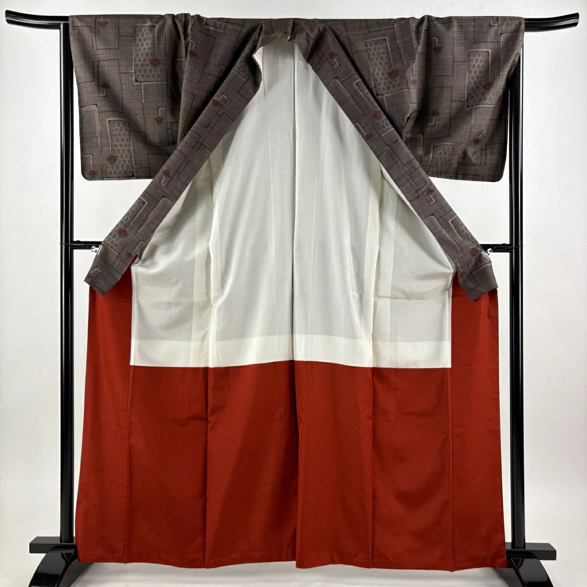 【美品】 大島紬織 身長164cm 袖長66.5cm M 雙層 純泥染 證書附帶 花 幾何圖案 焦茶 純蠶絲 優品級