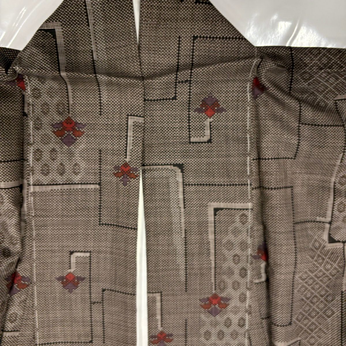 【美品】 大島紬織 身長164cm 袖長66.5cm M 雙層 純泥染 證書附帶 花 幾何圖案 焦茶 純蠶絲 優品級