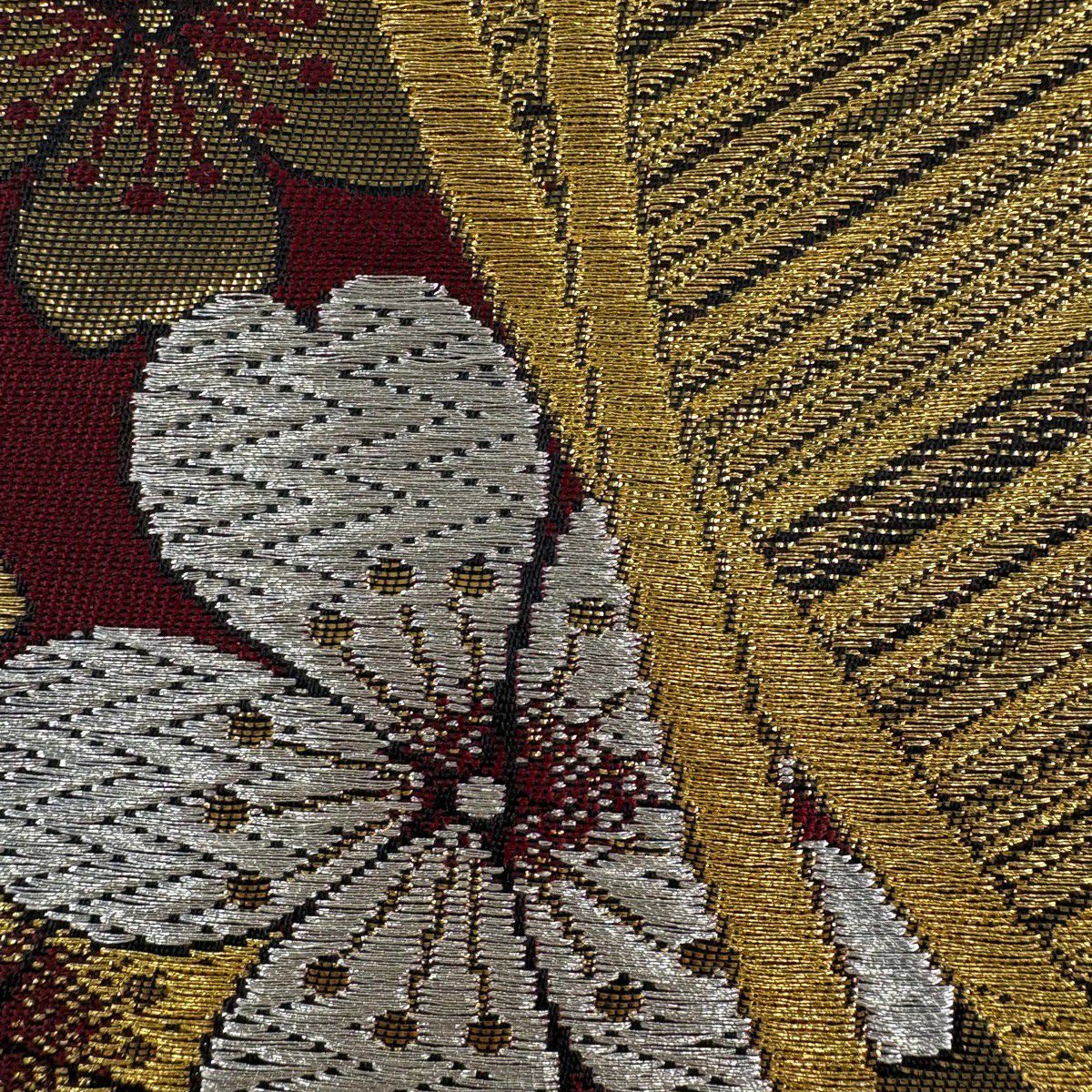 【美品】 袋帶 秀品級 振袖禮服禮服用 櫻花 斜條紋 金銀彩 金金箔 深紅色 六通 純蠶絲