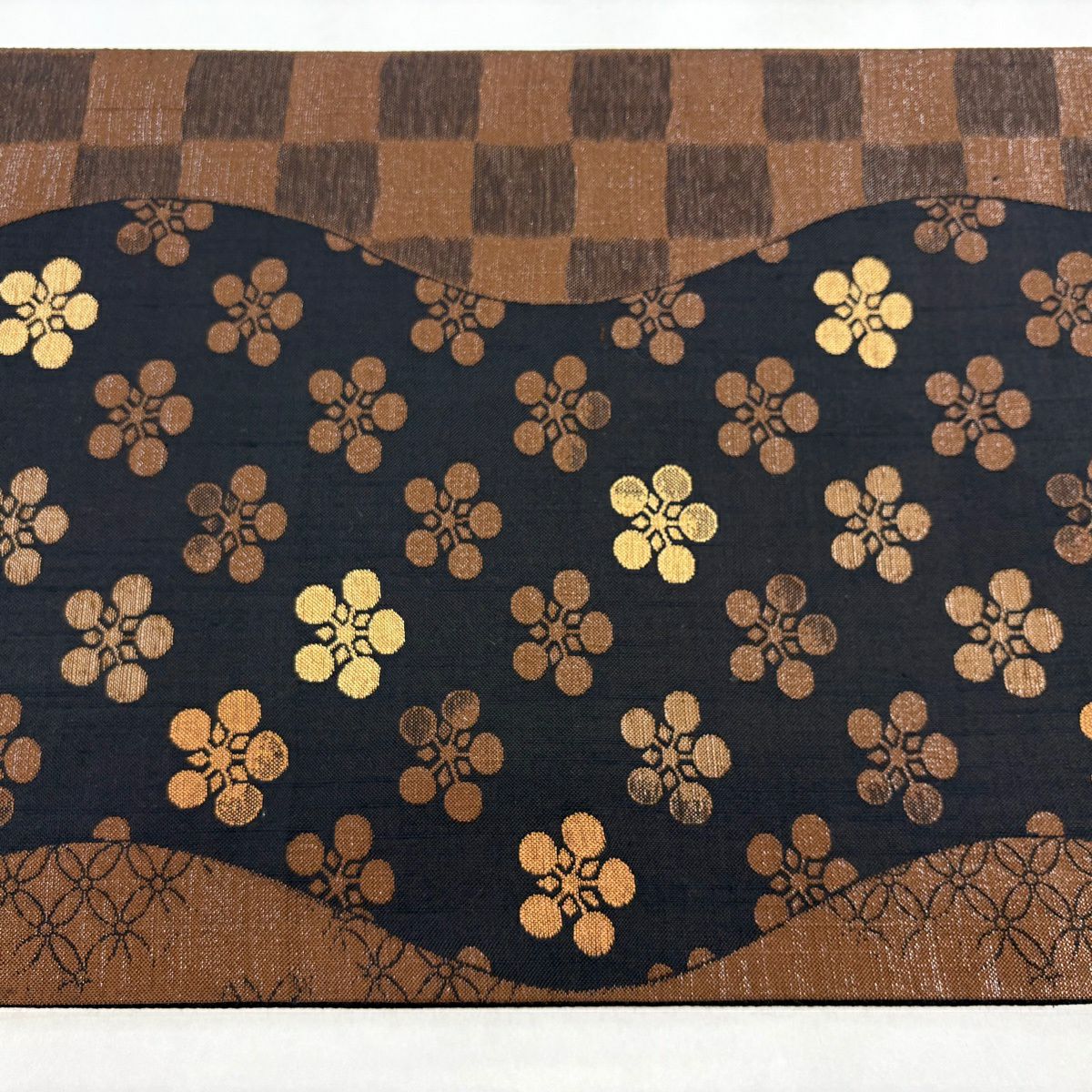 【美品】 袋帶 秀品級 梅花鉢 市松樹 金金箔 焦茶 六通 純蠶絲