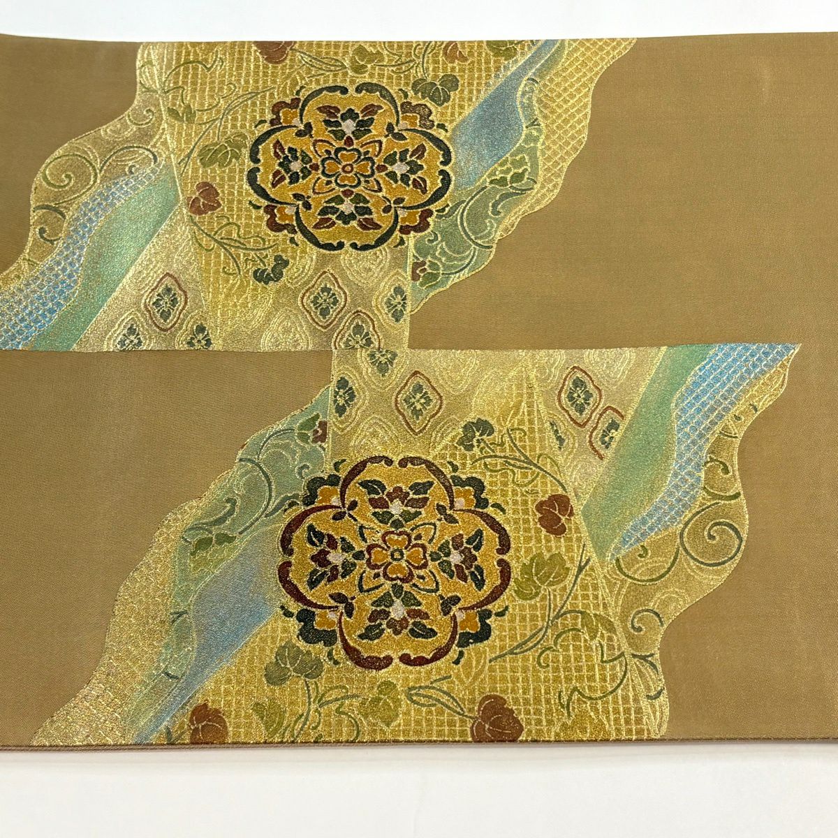 【美品】 袋帶 秀品級 華紋 花唐草紋 螺鈿 金金箔 米色 大鼓圖案 純蠶絲