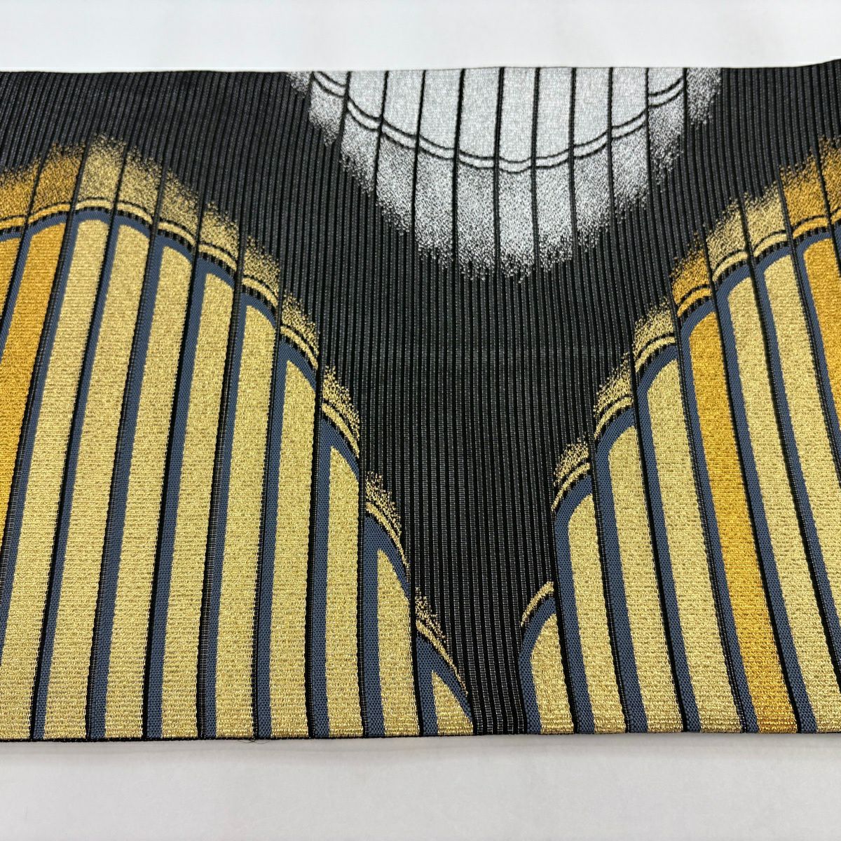 【美品】 袋帶 秀品級 幾何學 縞 金銀彩 黑灰 六通 純蠶絲