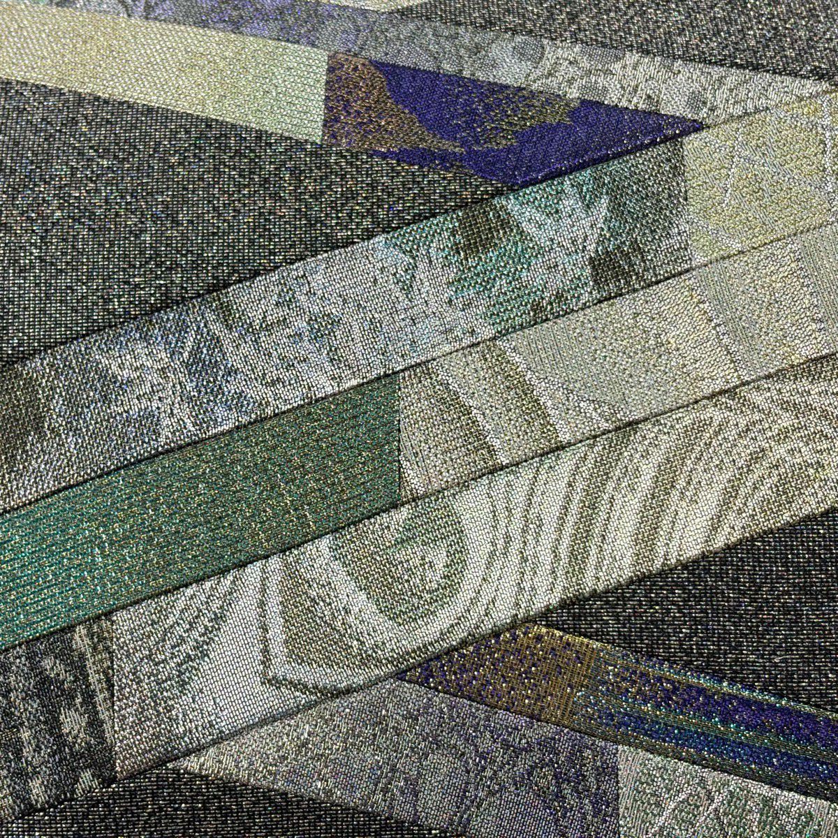 【美品】 袋帶 秀品級 幾何學 斜紋 金金箔 切嵌 灰 深色 お太鼓圖案 純蠶絲