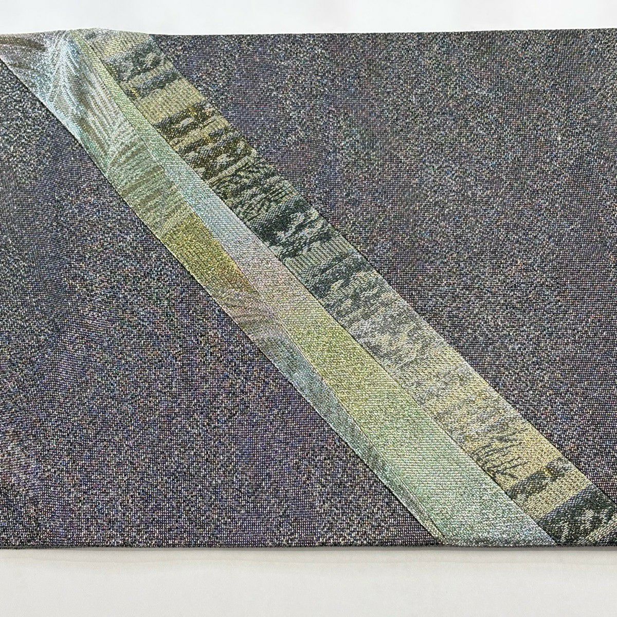 【美品】 袋帶 秀品級 幾何學 斜紋 金金箔 切嵌 灰 深色 お太鼓圖案 純蠶絲