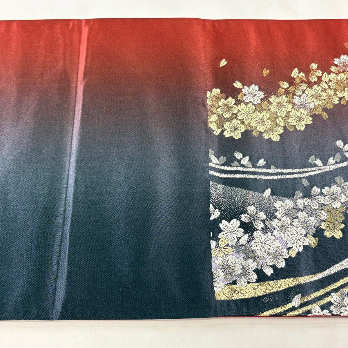 【美品】 袋帶 秀品級 振袖禮服禮服用 櫻花 櫻花花瓣 金金箔 金銀彩 茜色 六通 純蠶絲