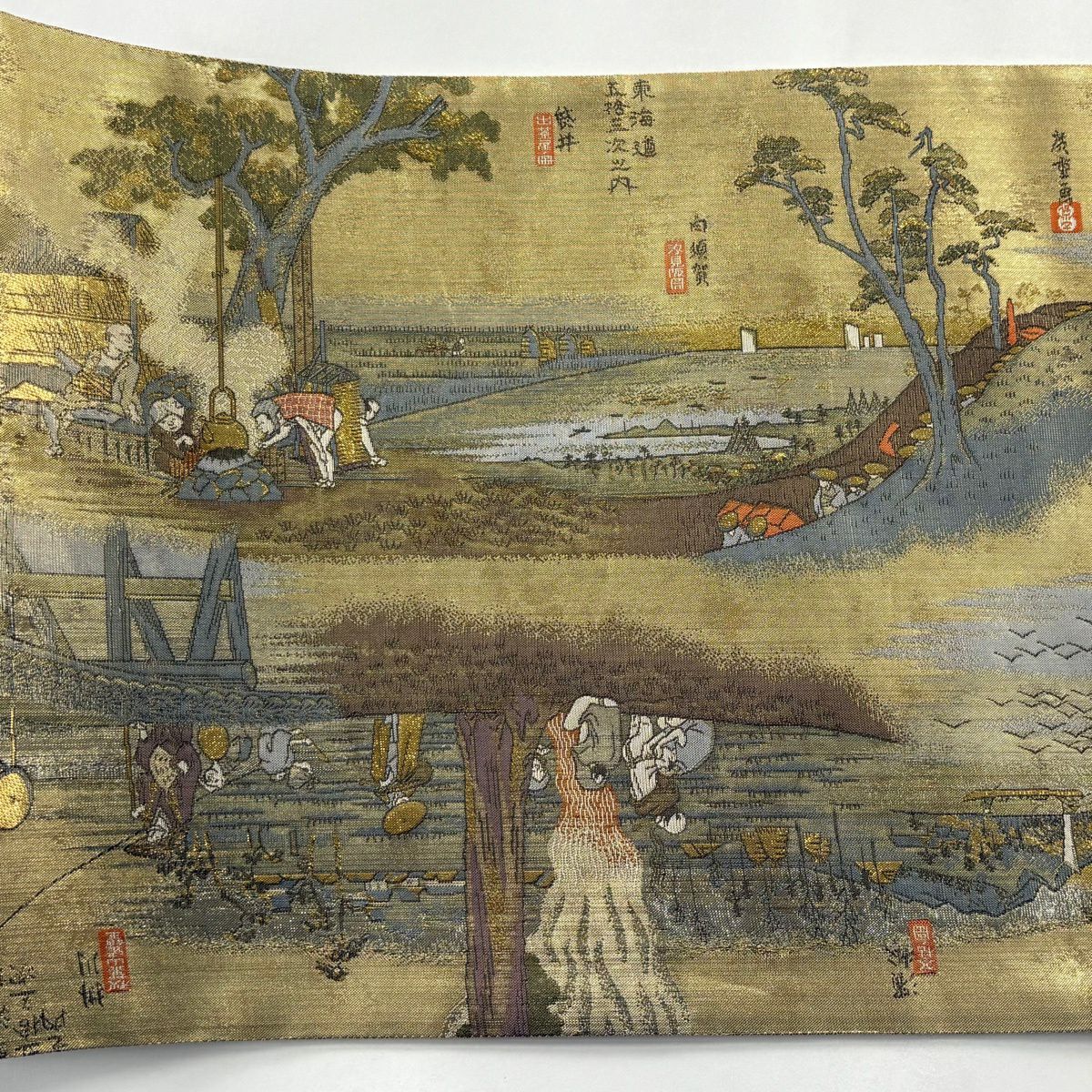 【美品】 袋帶 秀品級 東海道五拾三次 風景 人物 金金箔 金色 全通 純蠶絲