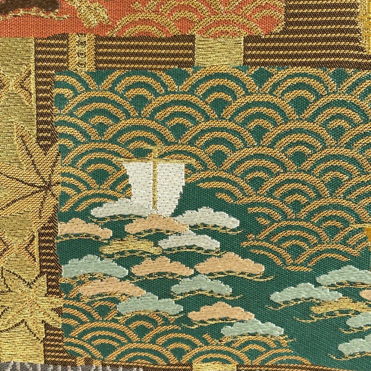【美品】 袋帶 秀品級 本袋帶 松樹 有職紋刺繡 金線 焦茶 六通 純蠶絲