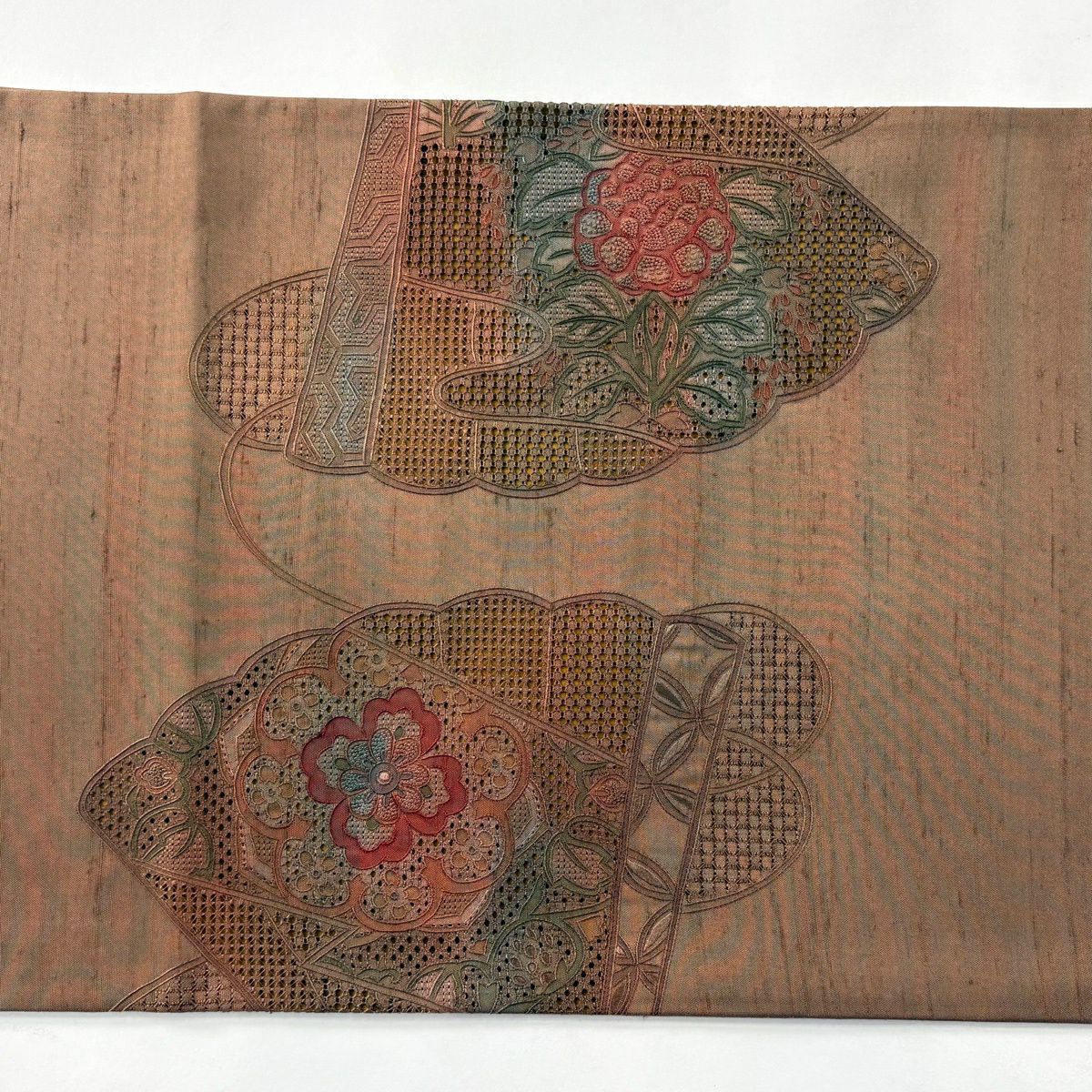 【美品】 袋帶 秀品級 紬織織 華紋 桧扇子 汕頭刺繡 漸層 茶 お太鼓圖案 純蠶絲