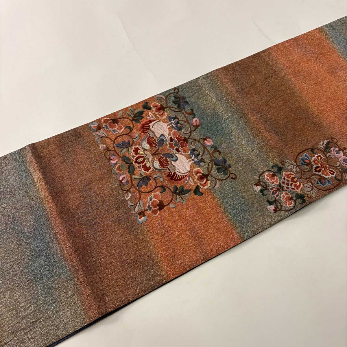 袋帶 秀品級 向鳥 花唐草紋 刺繡 金絲 紅茶 大鼓圖案 純蠶絲