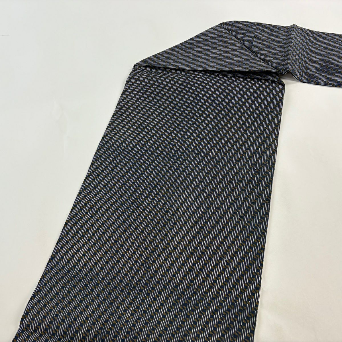 【美品】 名古屋帶 秀品級 幾何學 細條 深藍 純蠶絲