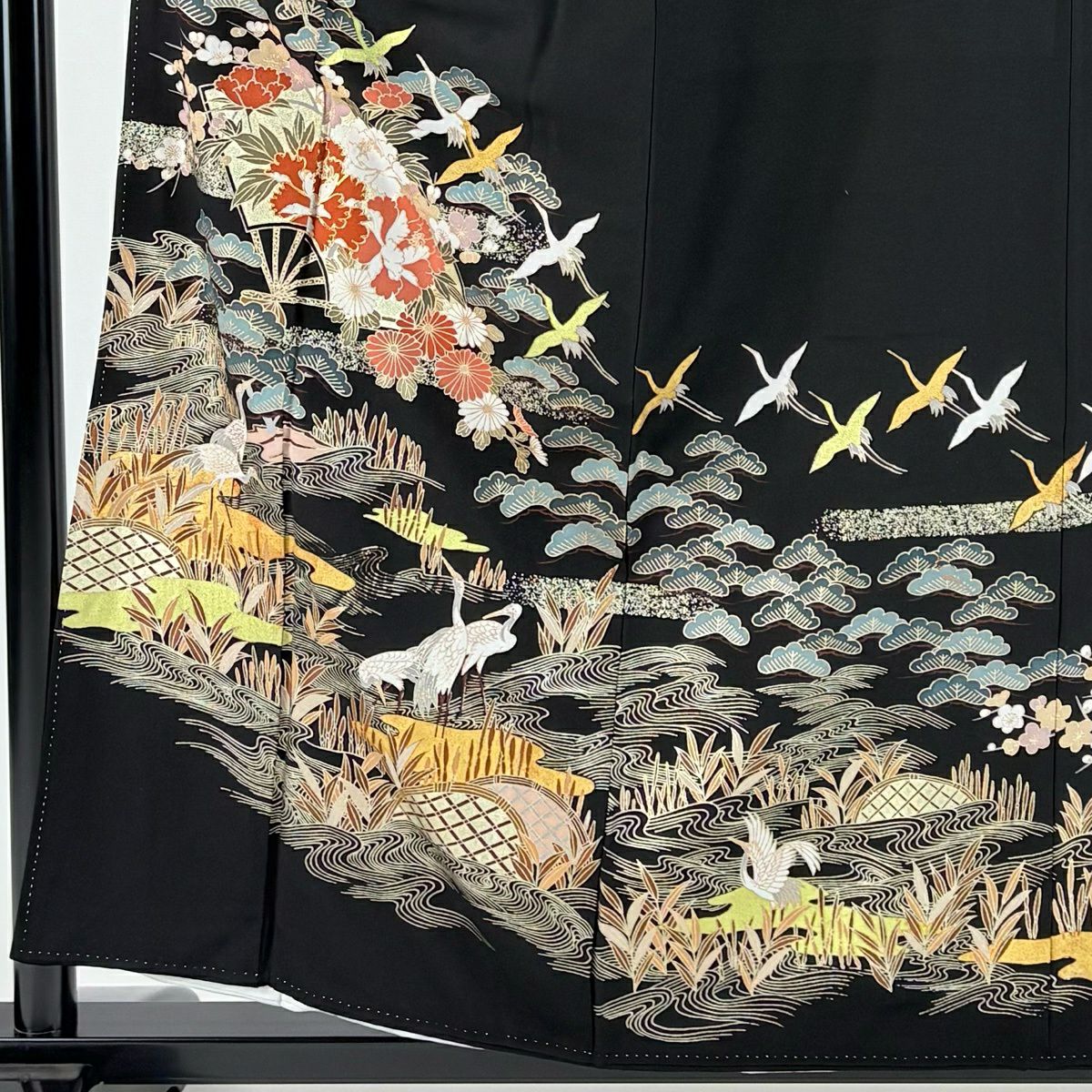 黑留袖禮服 身長156cm 袖長63.5cm S 雙層 扇子 松樹梅花 金絲 金銀彩 黑 純蠶絲 優品級
