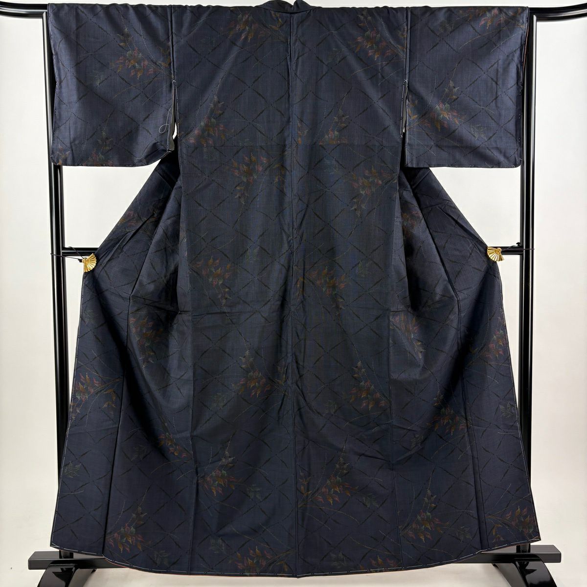 【美品】 大島紬織 身長160cm 袖長65.5cm M 雙層 純泥染 證書齊全 葉花紋 深藍 純蠶絲 名品級