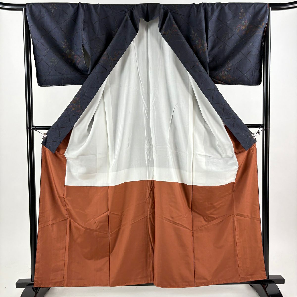【美品】 大島紬織 身長160cm 袖長65.5cm M 雙層 純泥染 證書齊全 葉花紋 深藍 純蠶絲 名品級