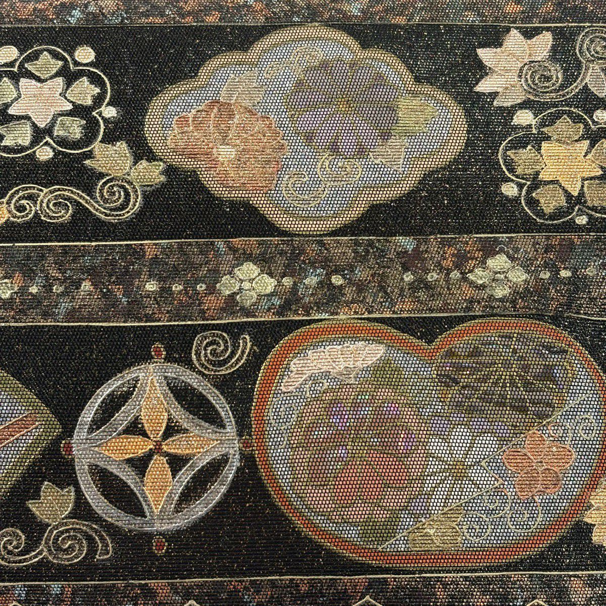 袋帶 名品級 落款 花唐草紋 縞 金銀彩 金金箔 黑 お太鼓柄 純蠶絲