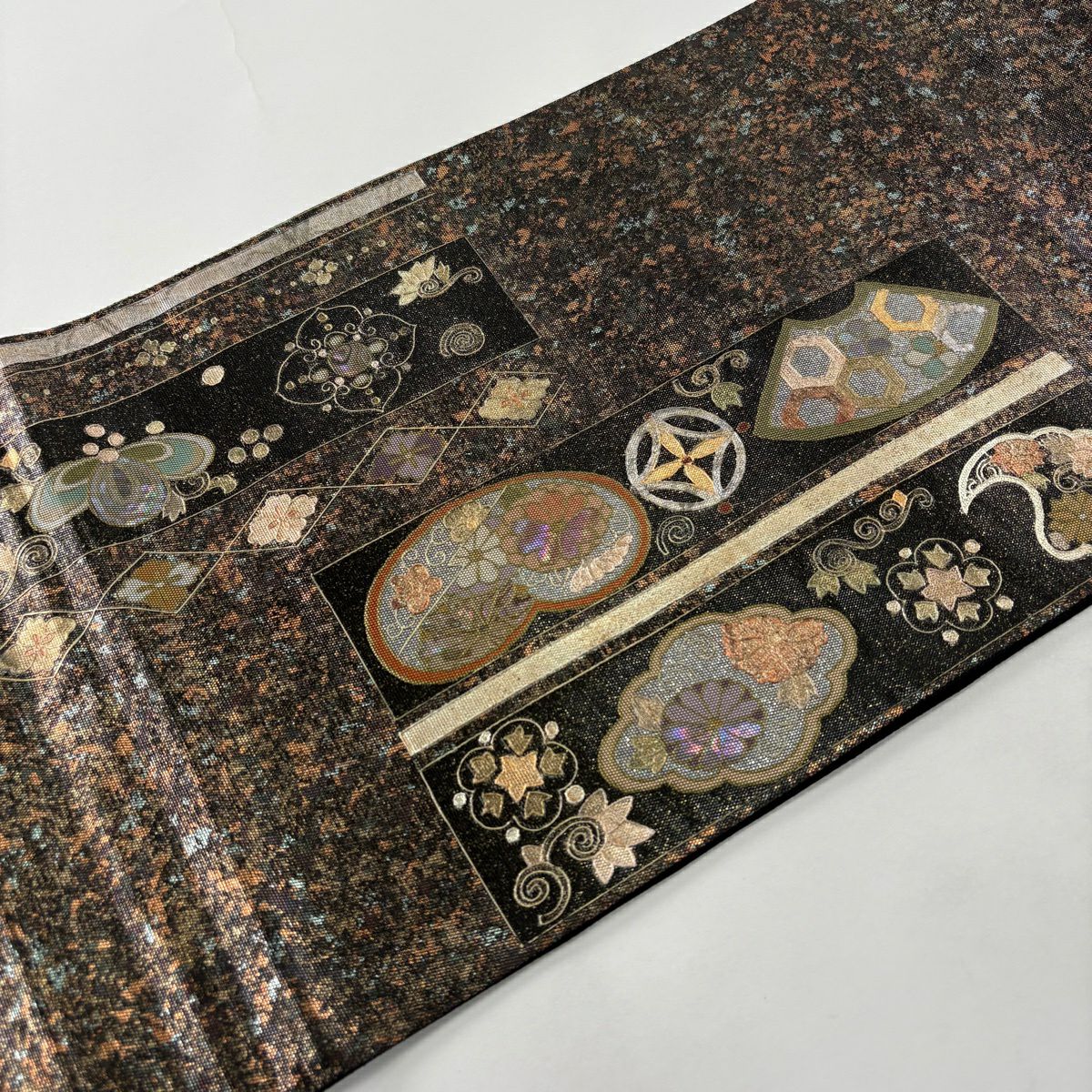 袋帶 名品級 落款 花唐草紋 縞 金銀彩 金金箔 黑 お太鼓柄 純蠶絲