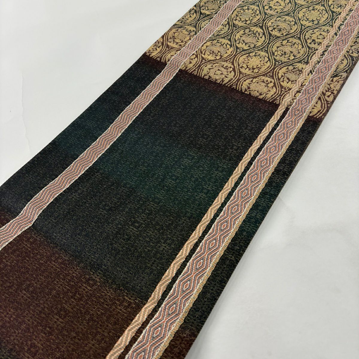 【美品】 袋帶 名品級 草花紋紋 縞 金絲 刺繡 深綠 六通 純蠶絲