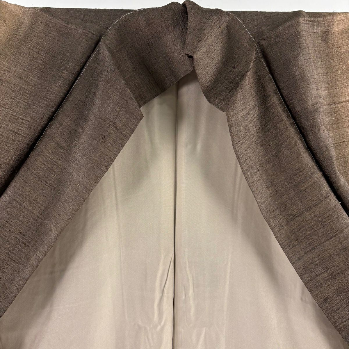 【美品】小紋 身長165cm 袖長68cm L 雙層 紬織織 野蠶絲 大和 證書齊全 縱向漸變 焦茶 純蠶絲 逸品級