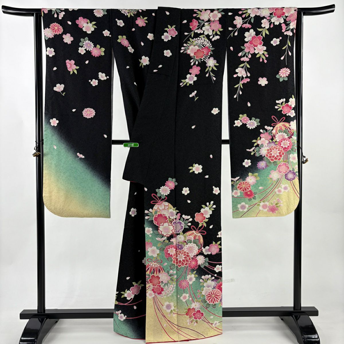【美品】振袖禮服 身長165.5cm 袖長66cm M 雙層 藥玉 櫻花 金通し 金銀彩 黑 純蠶絲 逸品級