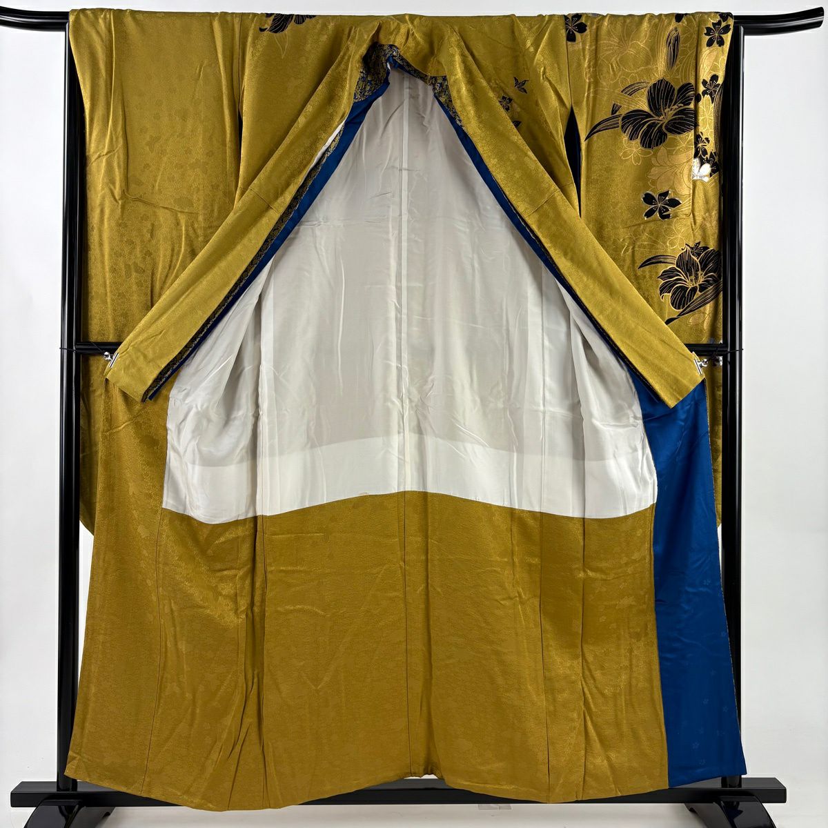 振袖禮服 身長155.5cm 袖長66cm M 雙層 堀省平 落款あり 櫻花 百合 金銀彩 金金箔 黃土 純蠶絲 逸品級