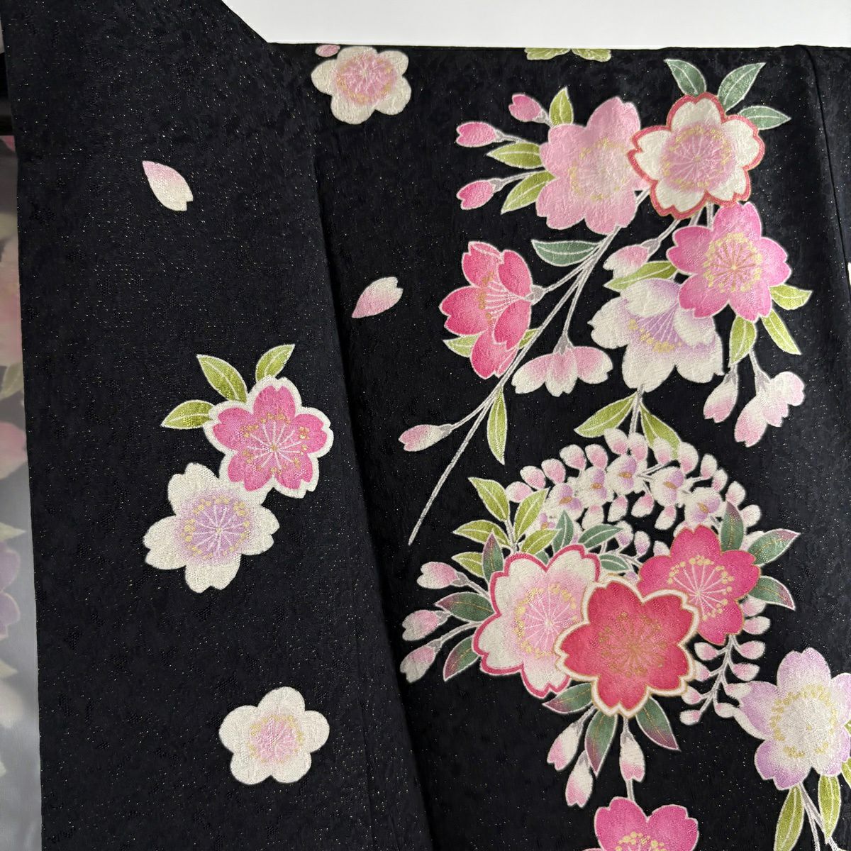 【美品】振袖禮服 身長165cm 袖長66cm M 雙層 くす玉 草花紋紋 金通し 金銀彩 黑 純蠶絲 逸品級