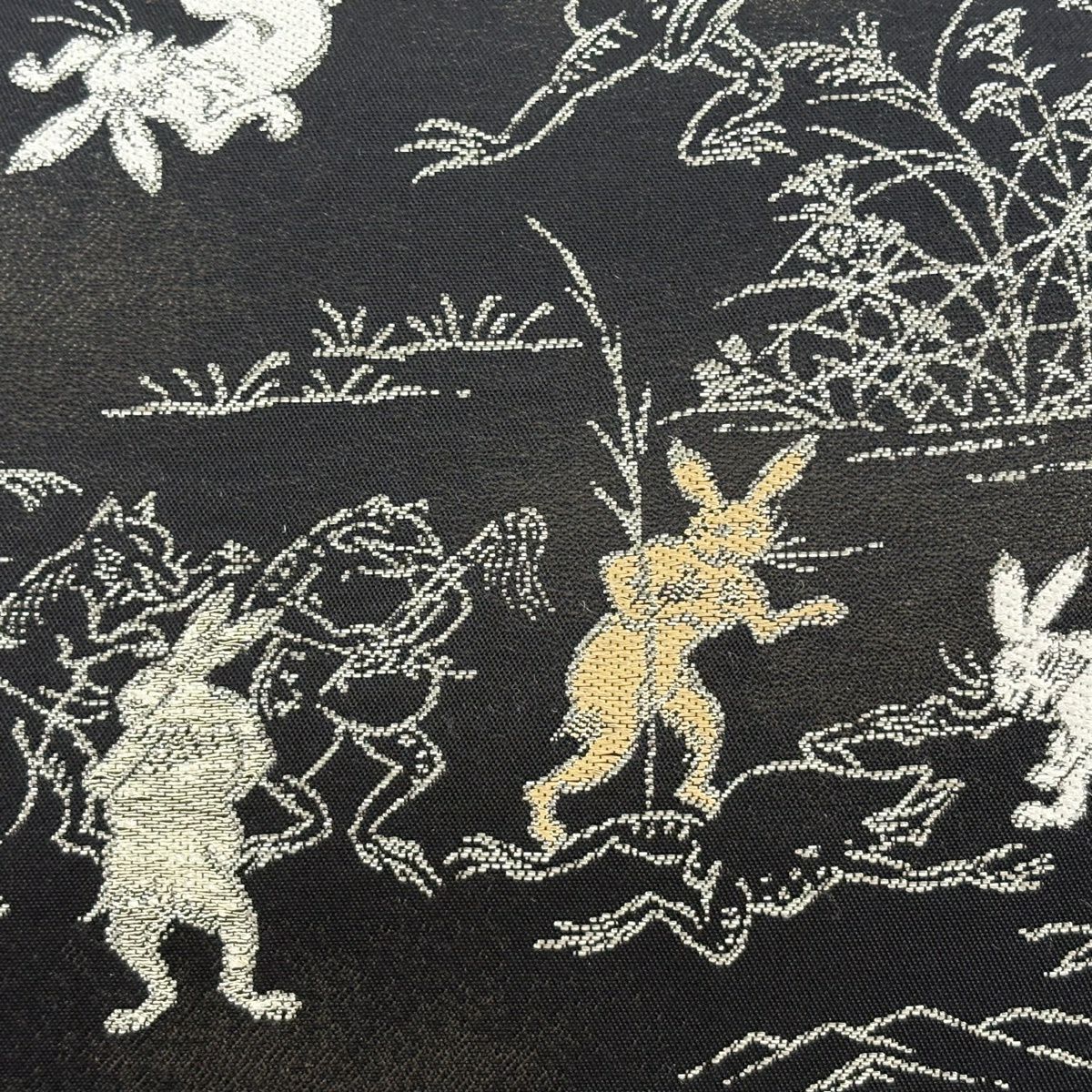 【美品】 袋帶 逸品級 鳥獸戲畫 金金箔 黑色 大鼓圖案 純蠶絲
