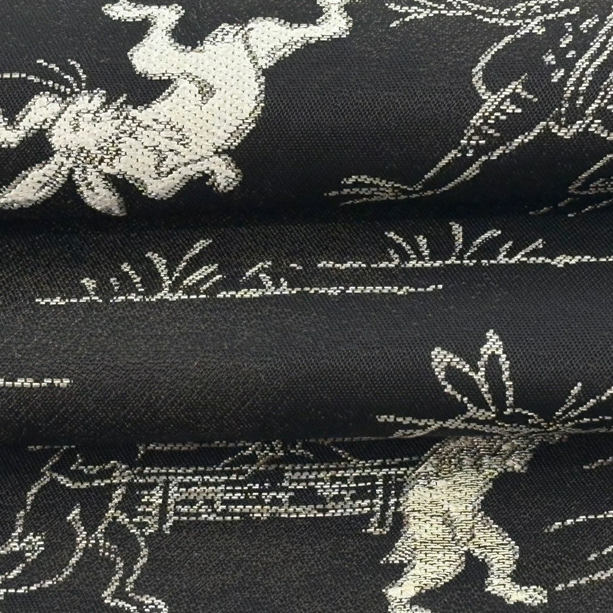 【美品】 袋帶 逸品級 鳥獸戲畫 金金箔 黑色 大鼓圖案 純蠶絲