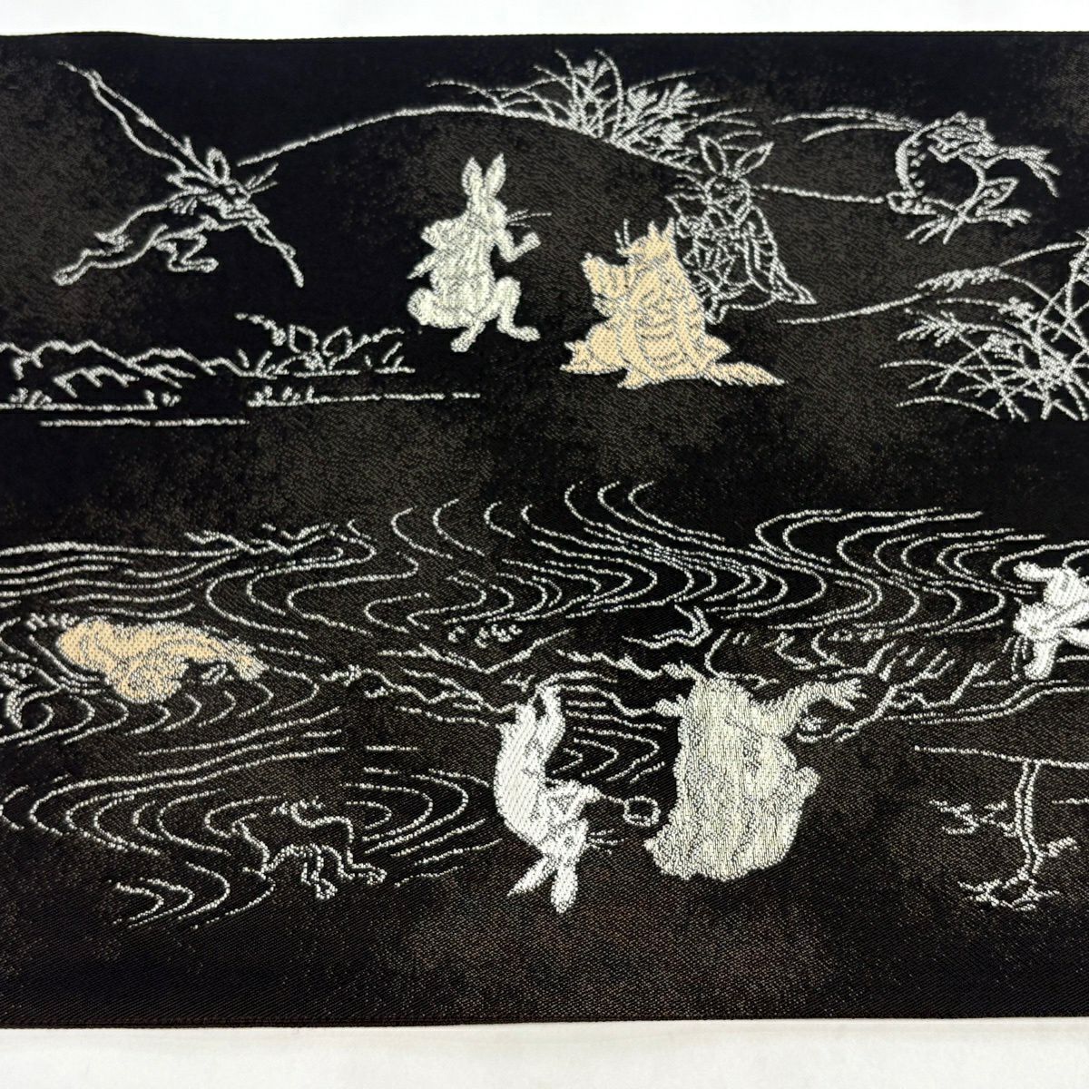 【美品】 袋帶 逸品級 鳥獸戲畫 金金箔 黑色 大鼓圖案 純蠶絲