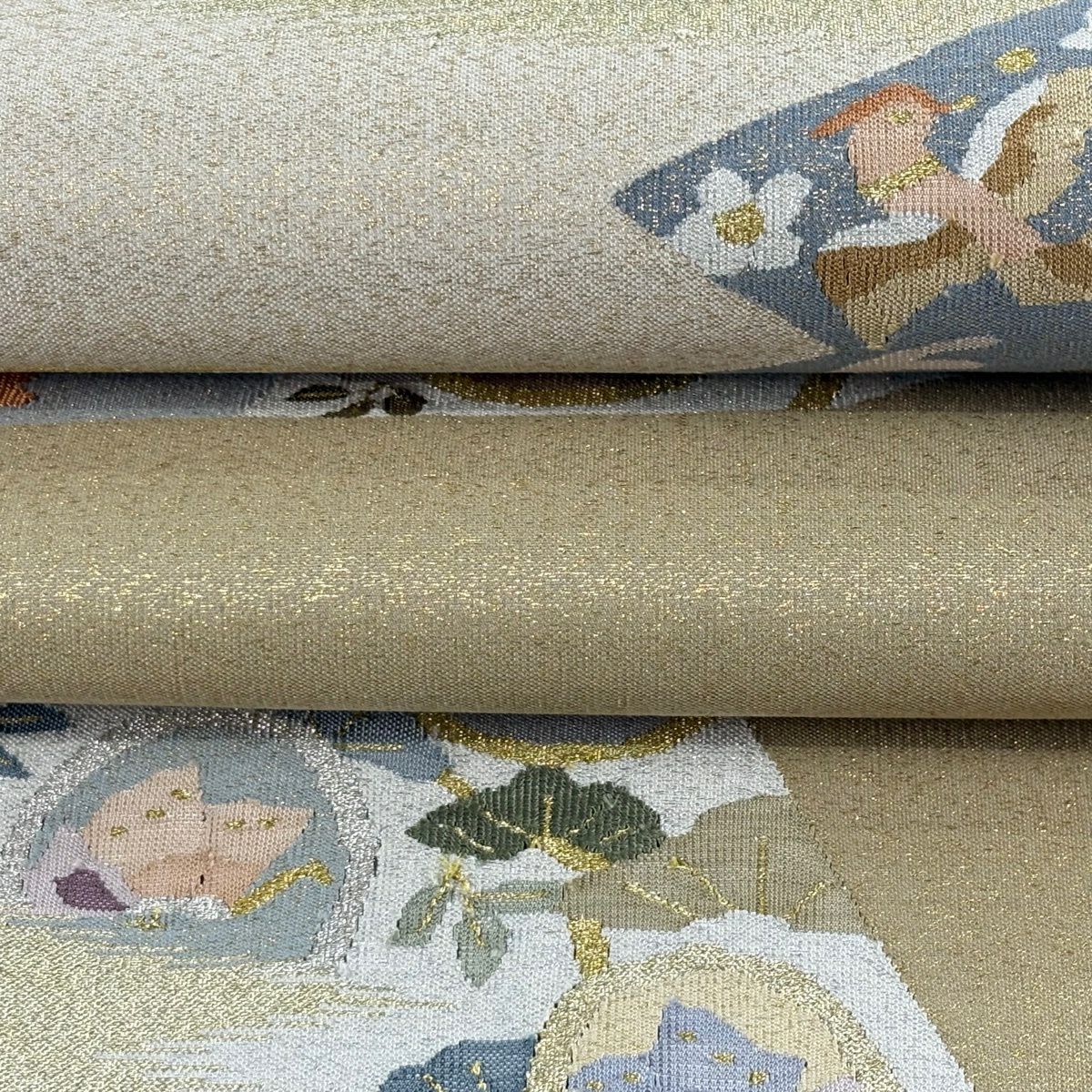【美品】 袋帶 逸品級 花鳥 花菱 綴織 金銀彩 米色 大鼓圖案 純蠶絲