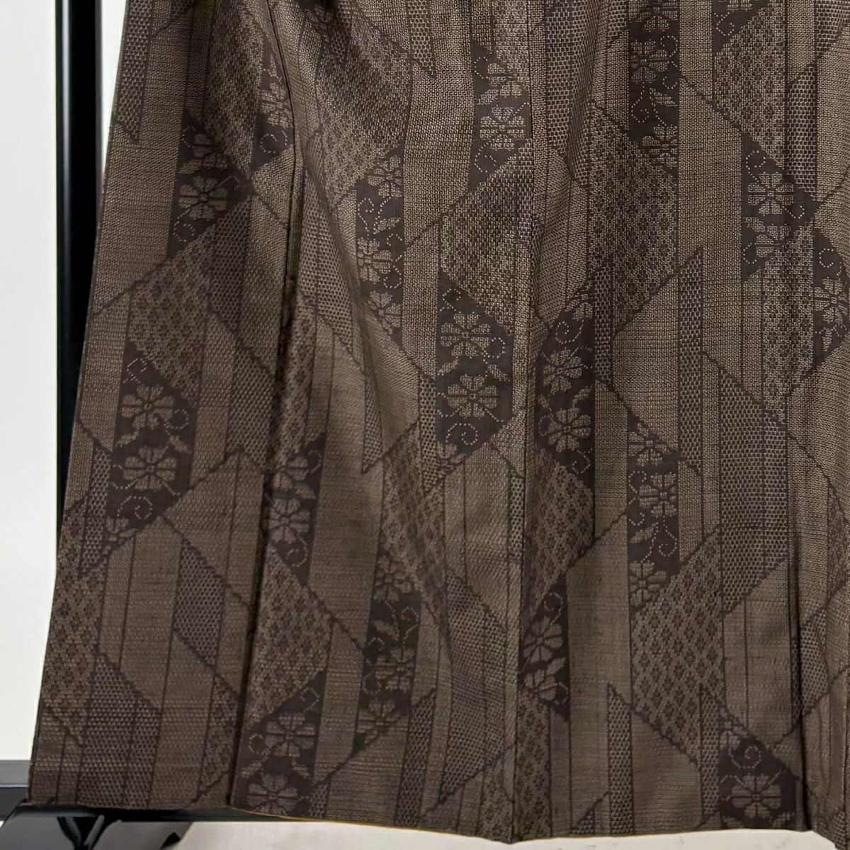 【美品】 紬織 身長160.5cm 袖長67cm M 雙層 花唐草紋 龜甲絣 焦茶 純蠶絲 秀品級