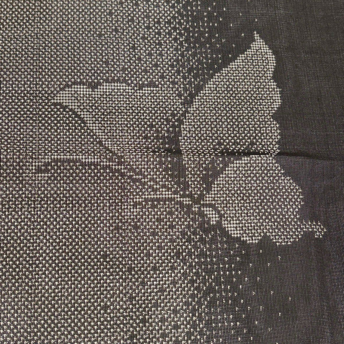 【美品】 紬織 身長157.5cm 袖長62cm S 薄物 夏大島 巴衿 證書在側 蝶 幾何圖案 黑灰 純蠶絲 優品級