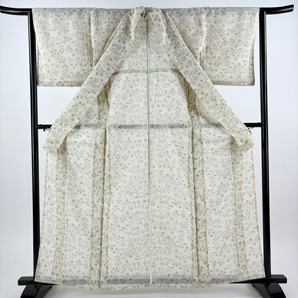 【美品】 紬織 身長162cm 袖長63.5cm S 薄物 夏紬織 草花紋 灰白 純蠶絲 秀品級
