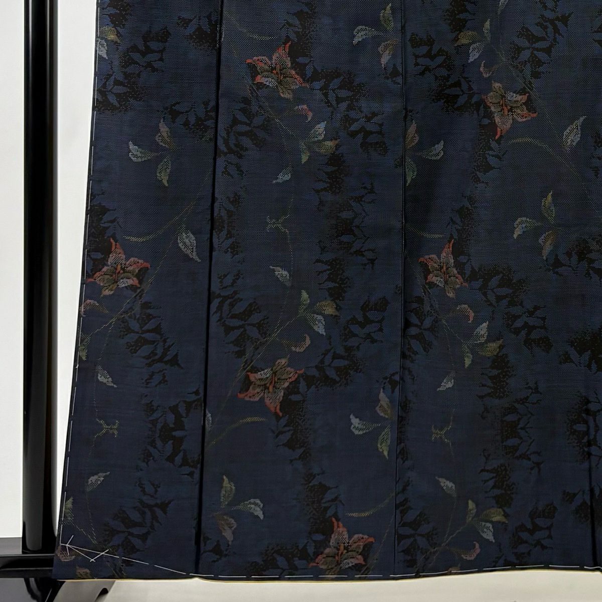 【美品】 大島織 身長163cm 袖長65cm M 雙層 純泥染 證書附帶 草花紋紋 輪廓 深藍 純蠶絲 優品級