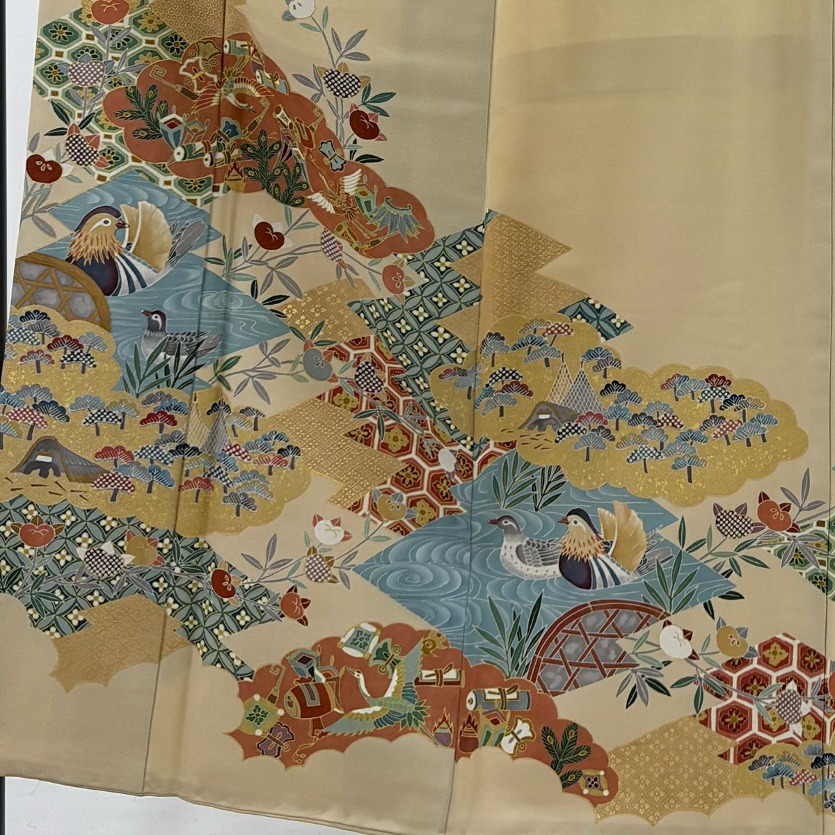 色留袖禮服 身長152.5cm 袖長63cm S 雙層 落款あり 寶盡くし 鴛鴦 金銀彩 金通し 米色 純蠶絲 秀品級 一つ紋