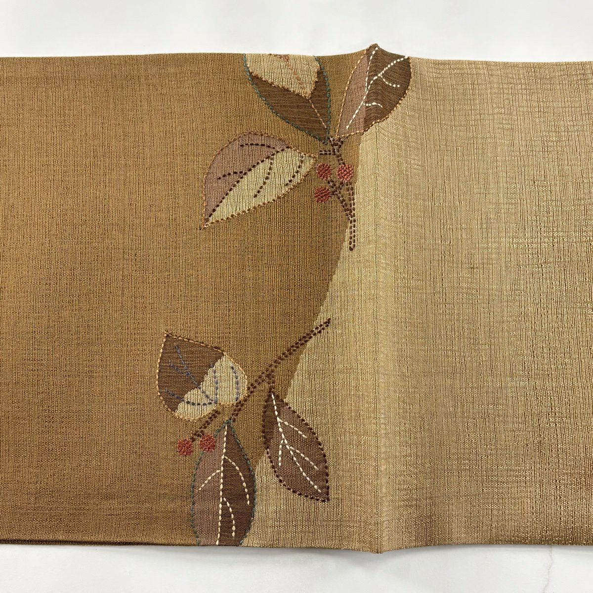 【美品】 袋帶 秀品級 葉與果實 刺繡 茶 お太鼓圖案 純蠶絲