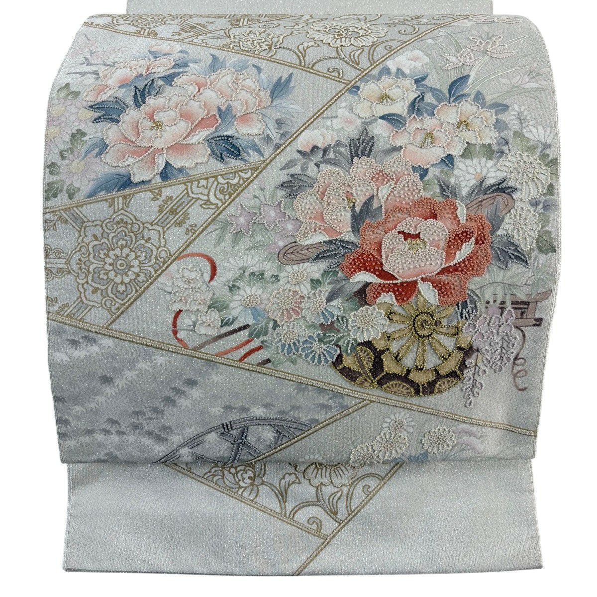 【美品】 袋帶 秀品級 關西仕立 花車 花唐草紋 相良刺繡 銀通 灰白 お太鼓柄 純蠶絲