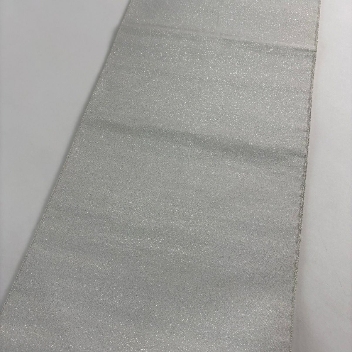 【美品】 袋帶 秀品級 關西仕立 花車 花唐草紋 相良刺繡 銀通 灰白 お太鼓柄 純蠶絲