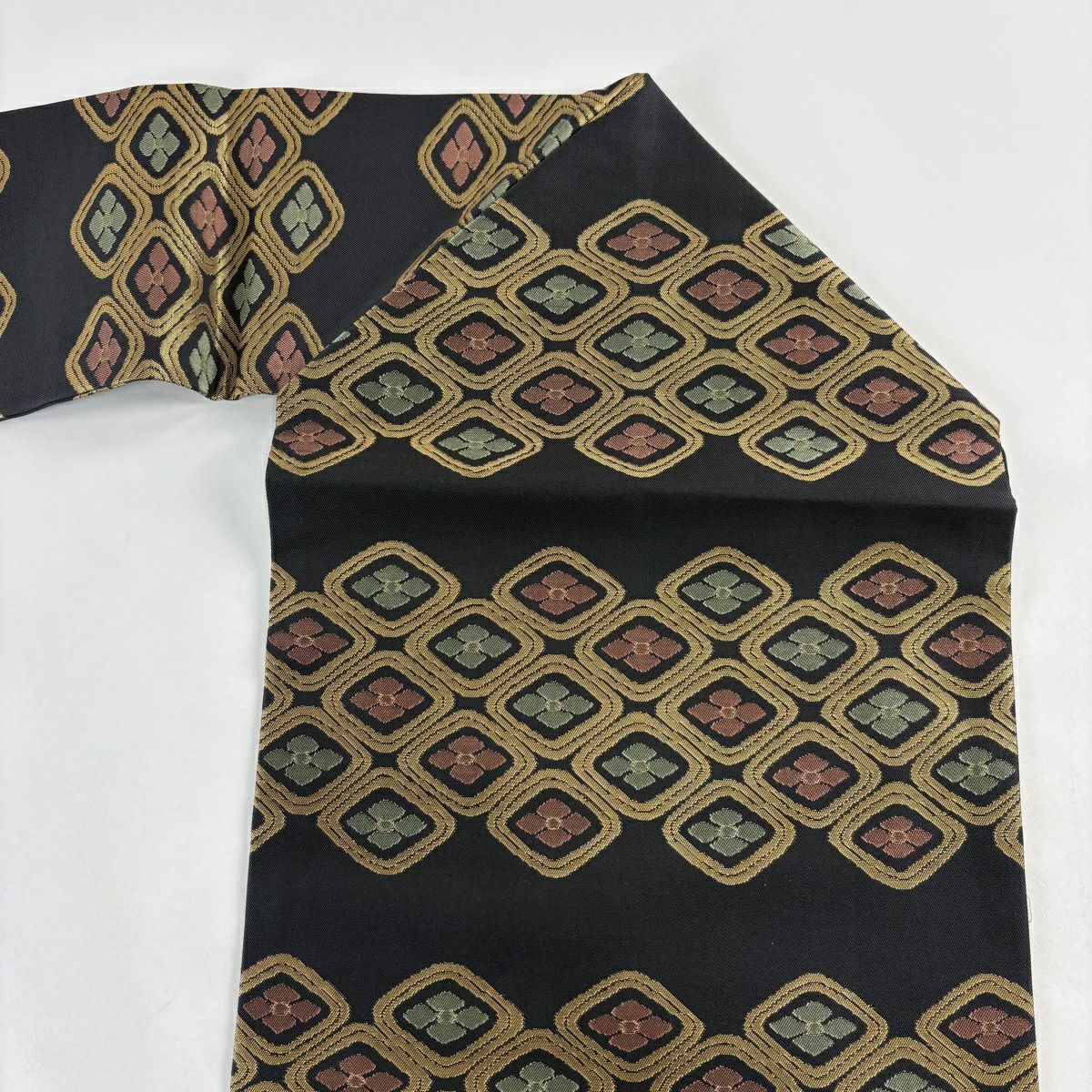 【美品】 名古屋帶 秀品級 花菱 金金箔 墨 純蠶絲