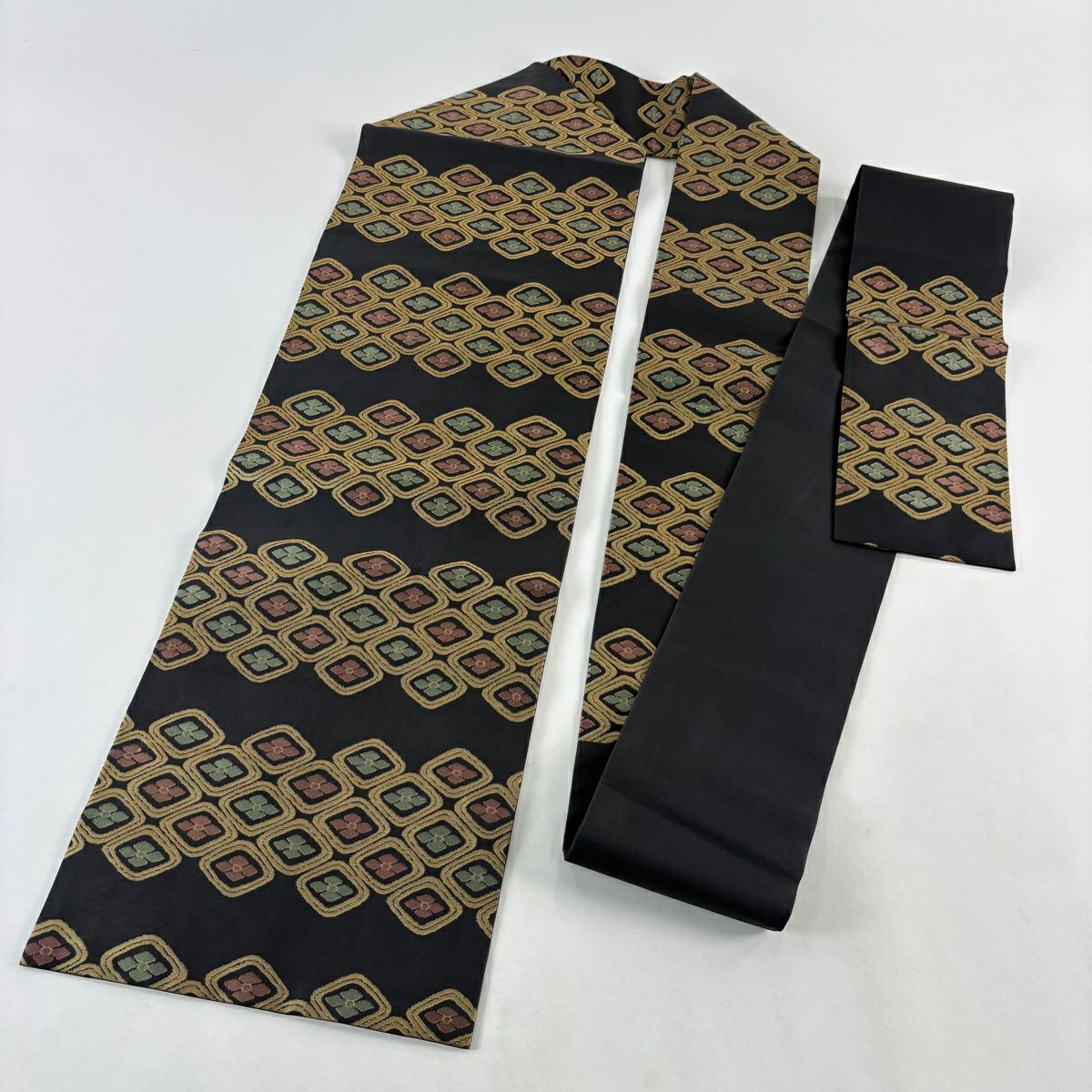 【美品】 名古屋帶 秀品級 花菱 金金箔 墨 純蠶絲