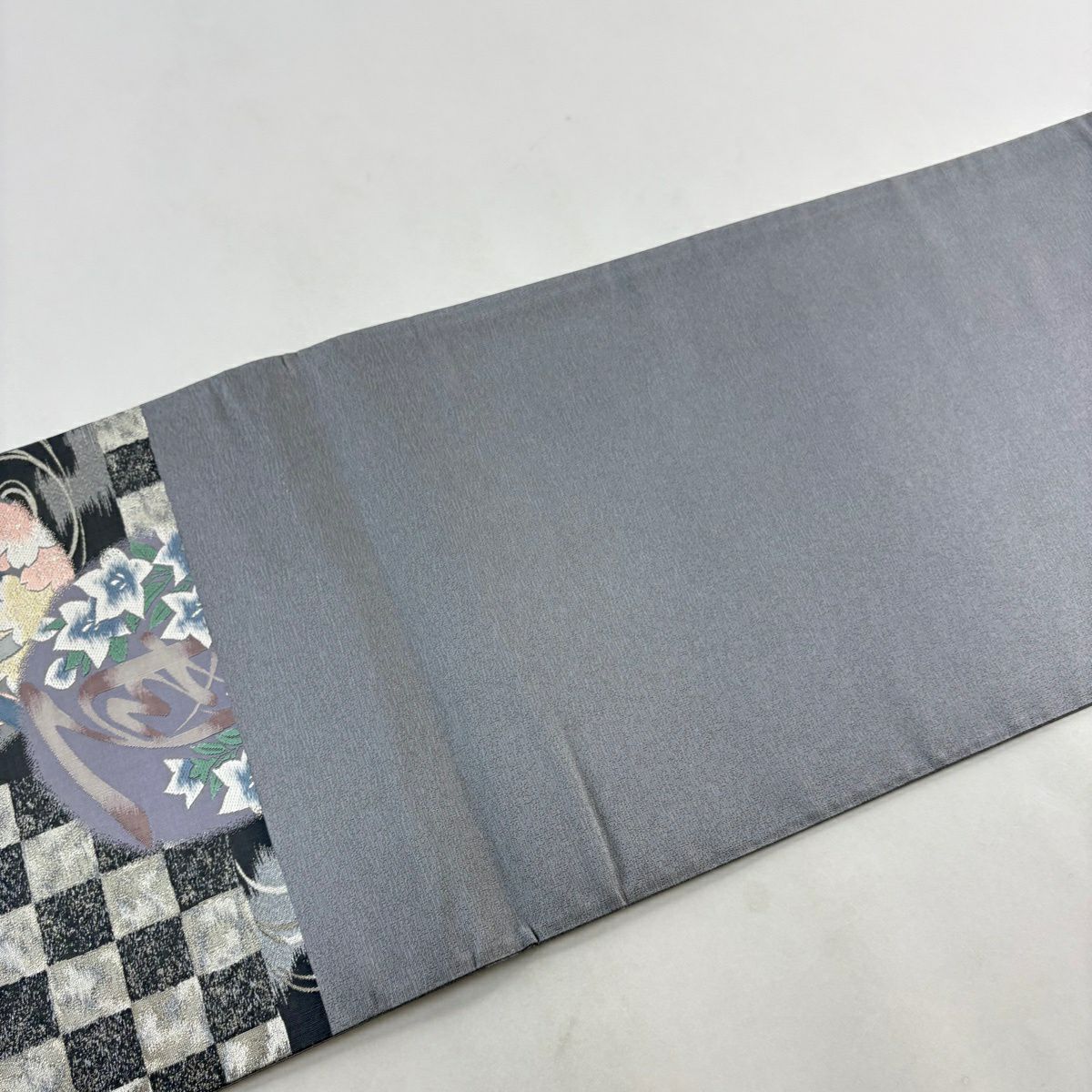 【美品】 袋帶 秀品級 關西仕立 雜字紋 市松樹 銀線 金金箔 灰色 六通 純蠶絲