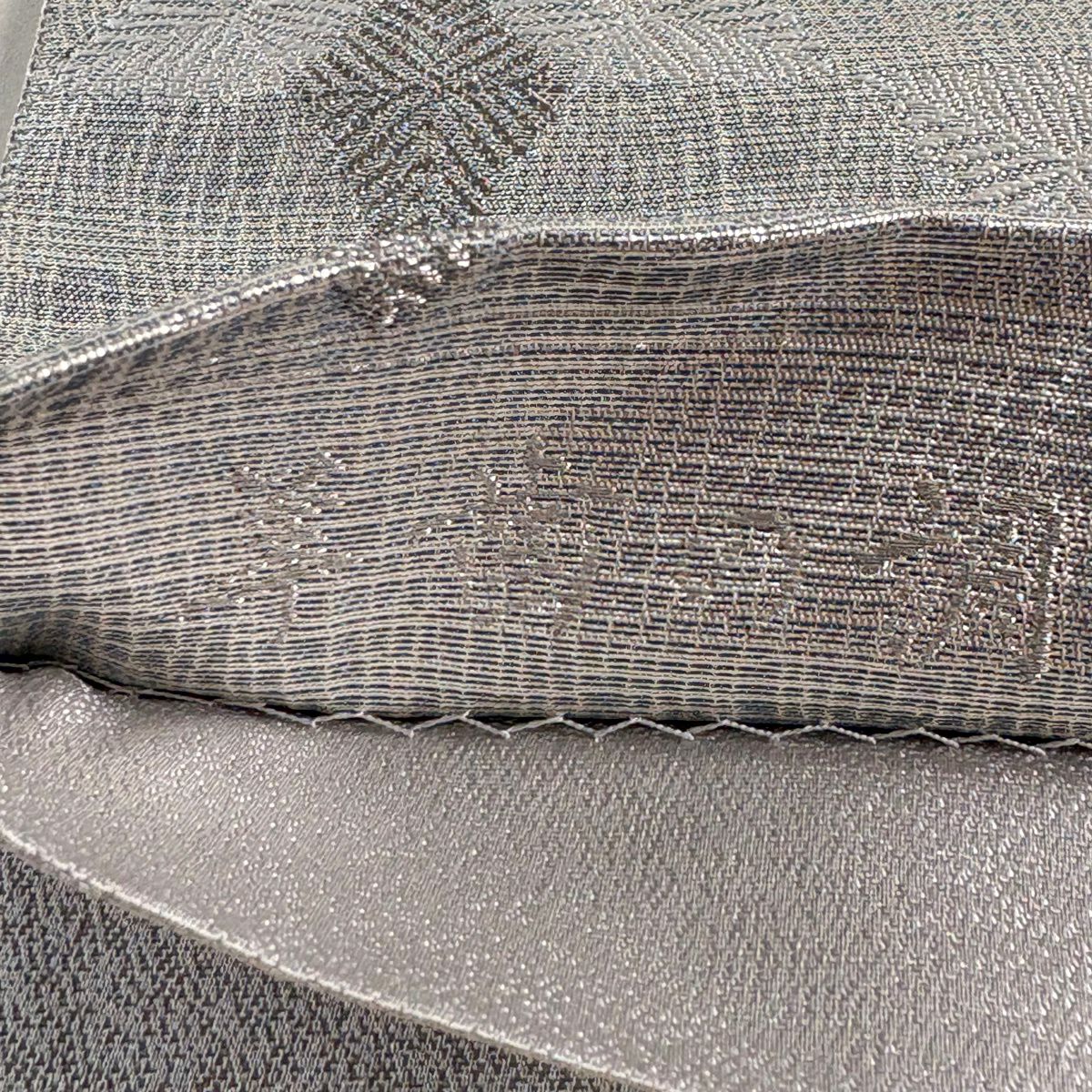 【美品】 袋帶 秀品級 若松樹 幾何學圖案 金金箔 灰 六通 純蠶絲