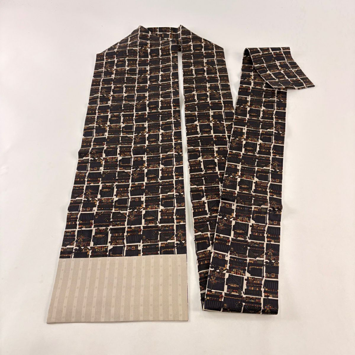 【美品】名古屋帶 秀品級 建築 人物 灰茶 純蠶絲